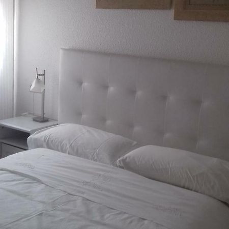 Pension Room Pamplona Room photo
