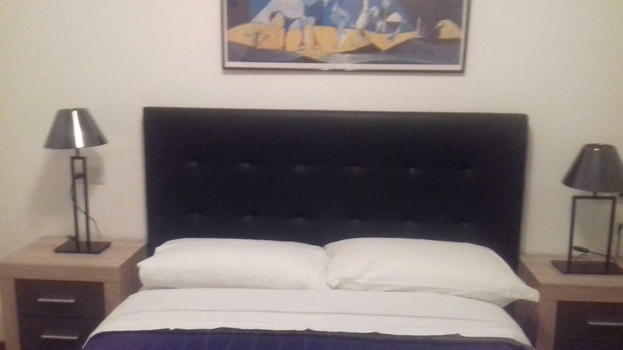 Pension Room Pamplona Room photo